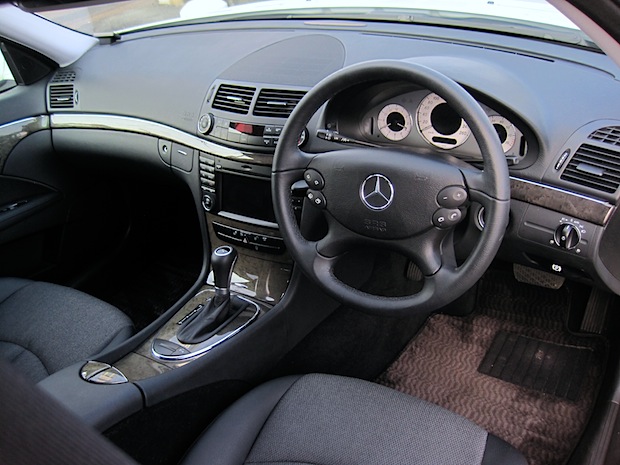 PLANEX CARS - MERCEDES BENZ E250 AVANTGARDE - CARS report：車全般
